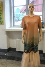 Kleita/ tunika ar tilla volānu "Rozā gaismā" - Image 6